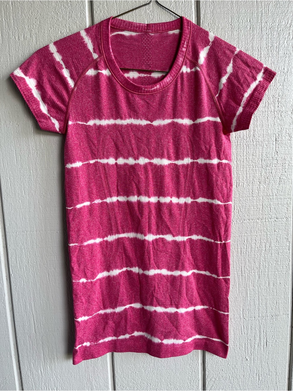 Lululemon Swiftly Tech Short Sleeve Crew in Cranberry Tie Dye Pink Size 4
